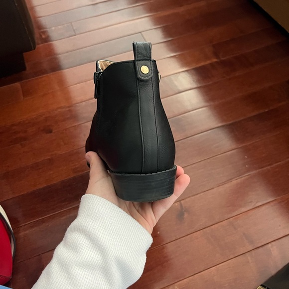 Short Black Boots - Picture 3 of 7